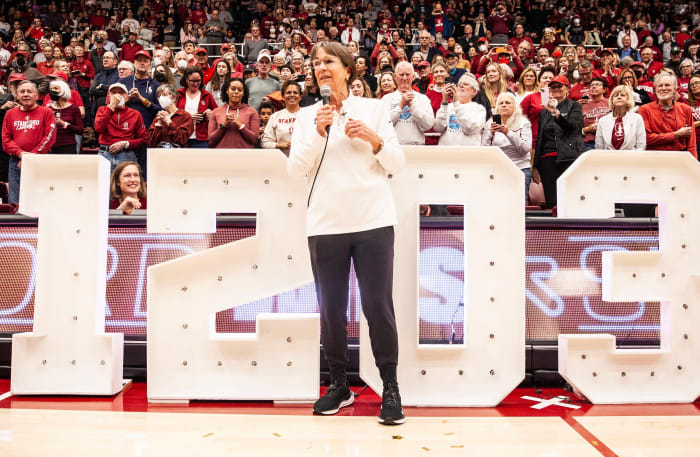 January 21, 2024 Stanford, CA, U.S.A. Stanford head coach Tara VanDerveer celebrate history after the NCAA, College League, USA Women s Basketball game between Oregon State Beavers and the Stanford Cardinal. Stanford beat Oregon State 65-56, as Tara VanDerveer becomes NCAA winningest basketball coach with 1,203 wins at Maples Pavilion Stanford,